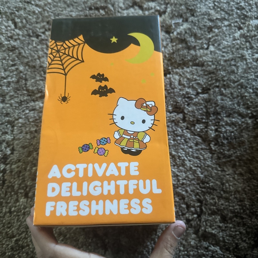 Hello Kitty Halloween Pumpkin Ceramic Reed Diffuser - Picture 5 of 6
